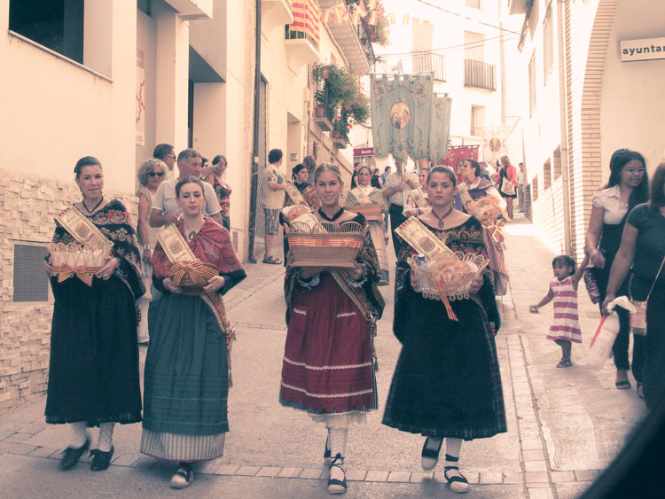 extraño Humedal Acumulativo Conoces todos los trajes de baturra en Zaragoza? | Alquila Tu Espacio
